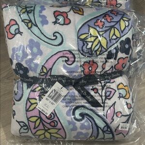 Vera Bradley blanket Maddalena Paisley 80x50” brand new